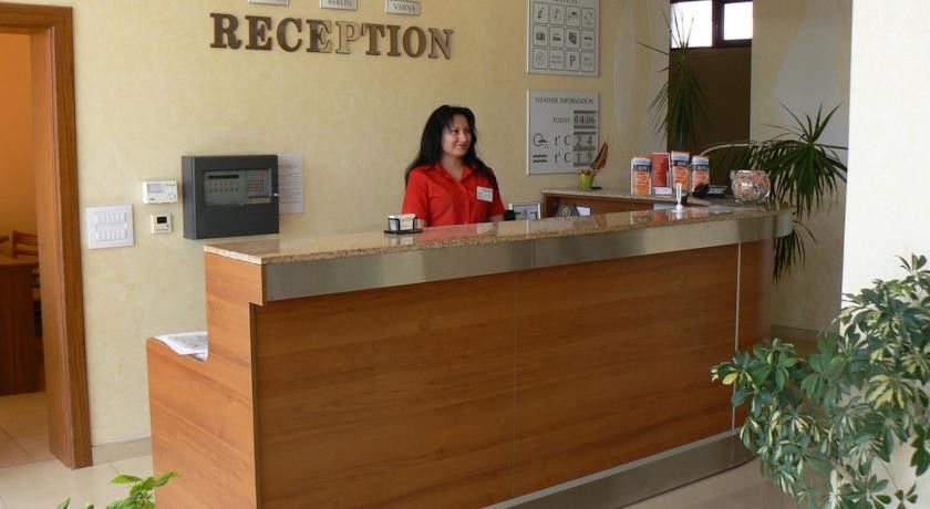 וארנה Adamo Hotel מראה חיצוני תמונה