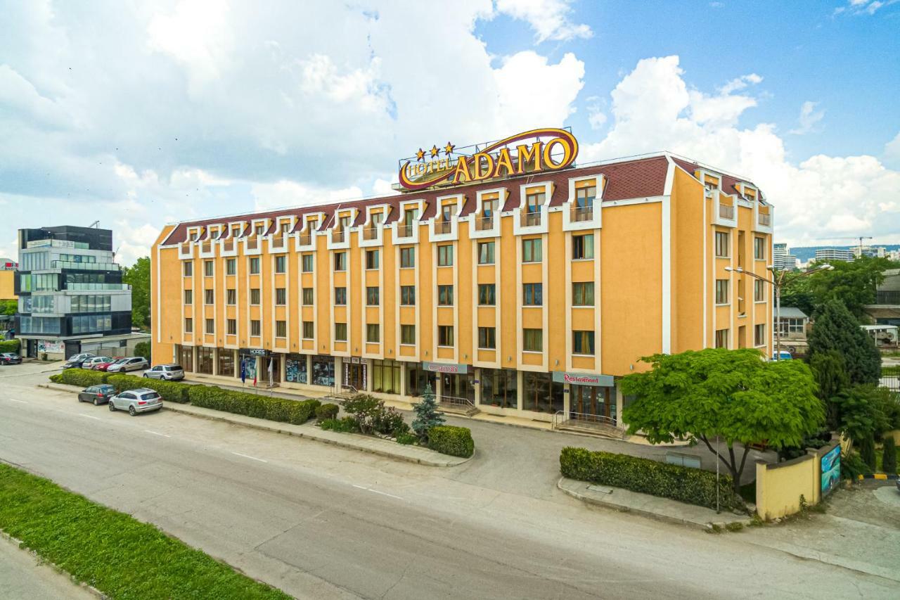 וארנה Adamo Hotel מראה חיצוני תמונה
