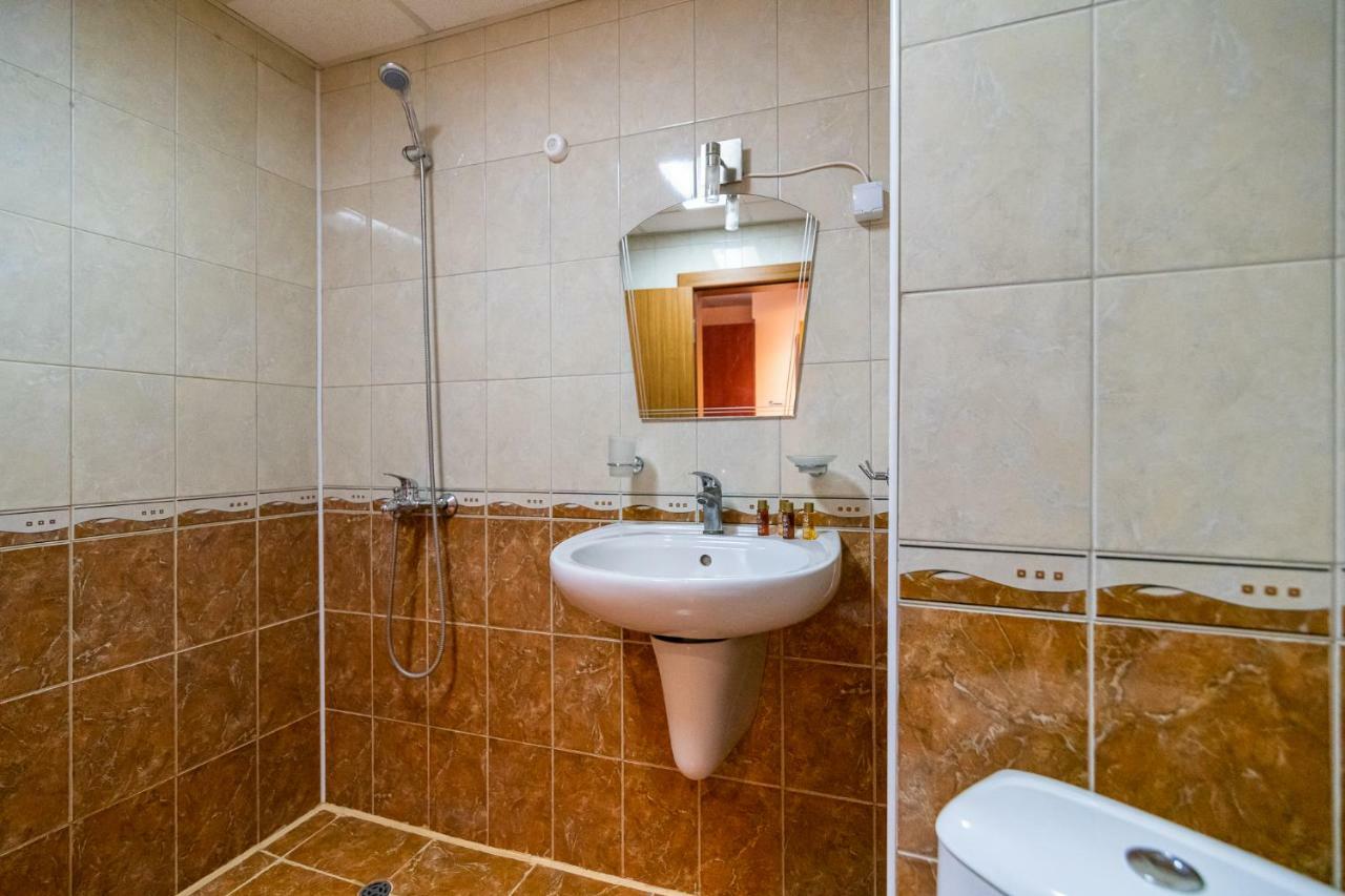 וארנה Adamo Hotel מראה חיצוני תמונה