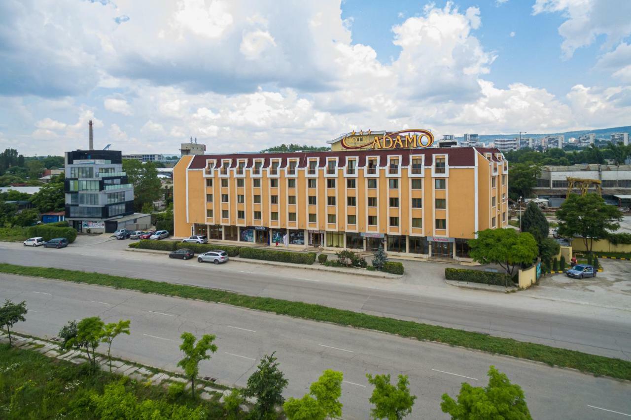 וארנה Adamo Hotel מראה חיצוני תמונה