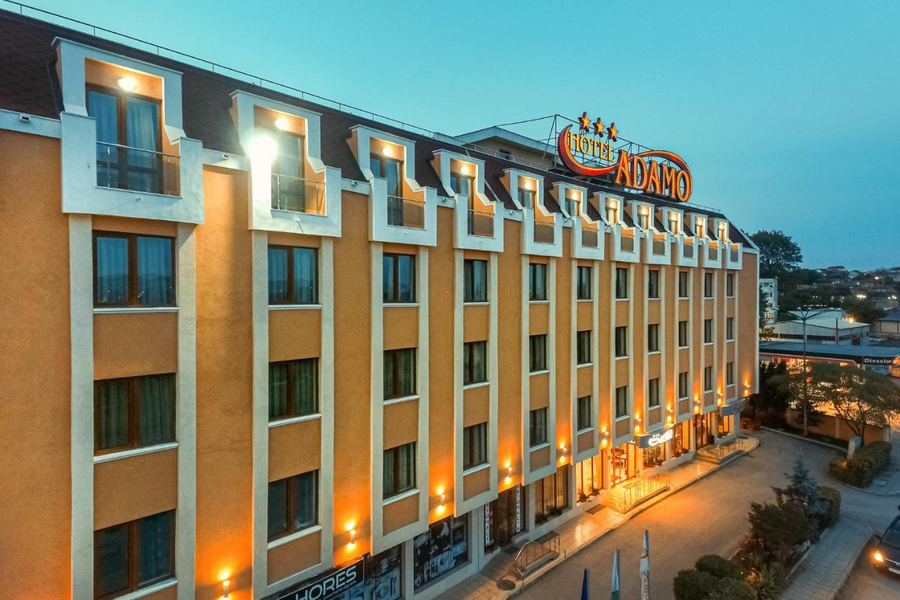 וארנה Adamo Hotel מראה חיצוני תמונה